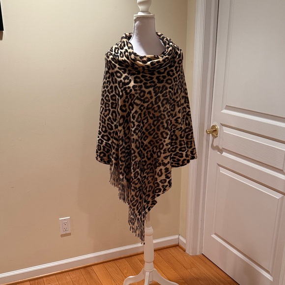 Chico's Animal Print Cowl Neck Poncho with Fringe Boho One Size - Picture 4 of 12